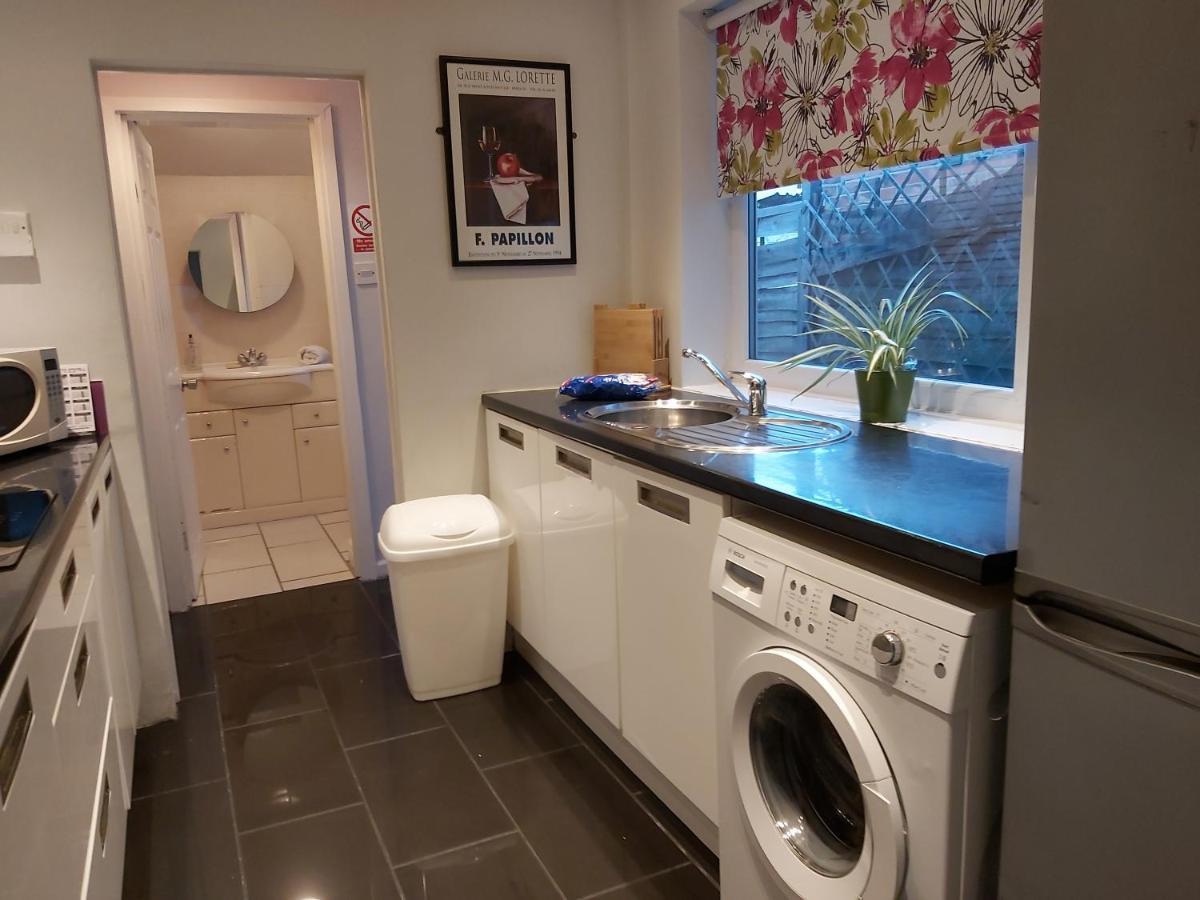 Pearson House - Huku Kwetu 3 Bedroom End Of Terrance House - Family And Business Group Self Catering Accommodation -Huku Kwetu Nottingham Exterior foto